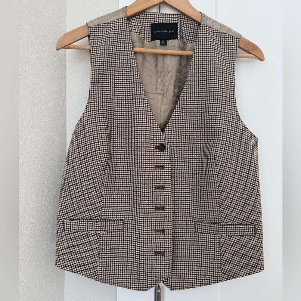 Banana Republic Houndstooth Vest - Black and White
